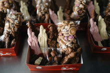 Afbeelding in Gallery-weergave laden, SINT 2025 - Sintkorven - chocolade en sneukelingen