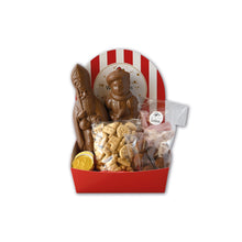 Load image into Gallery viewer, “Rode Sintkorf met chocolade Sint en Piet, goudkleurig verpakte chocolademunten, nic-nackoekjes en guimauves.”
